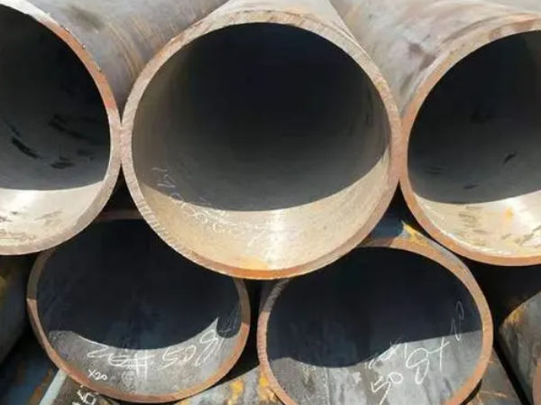  أنابيب الصلب غير الملحومة ذات القطر الكبير