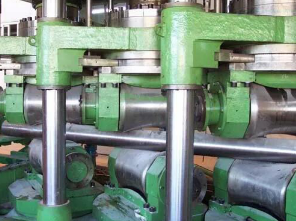 Proceso de enderezamiento de tubos sin soldadura