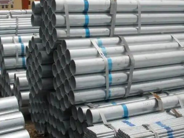 Difference between Galvanized Seamless Steel Pipe and Galvanized Pipe