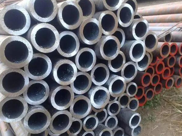 Difference between Seam Pipe and Seamless Steel Pipe