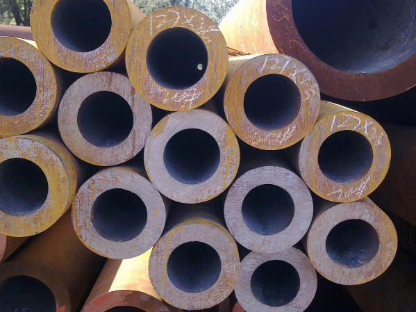 Carbon steel seamless pipe, heat treatment