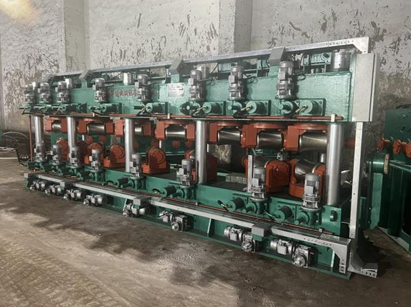 seamless pipe straightening machine